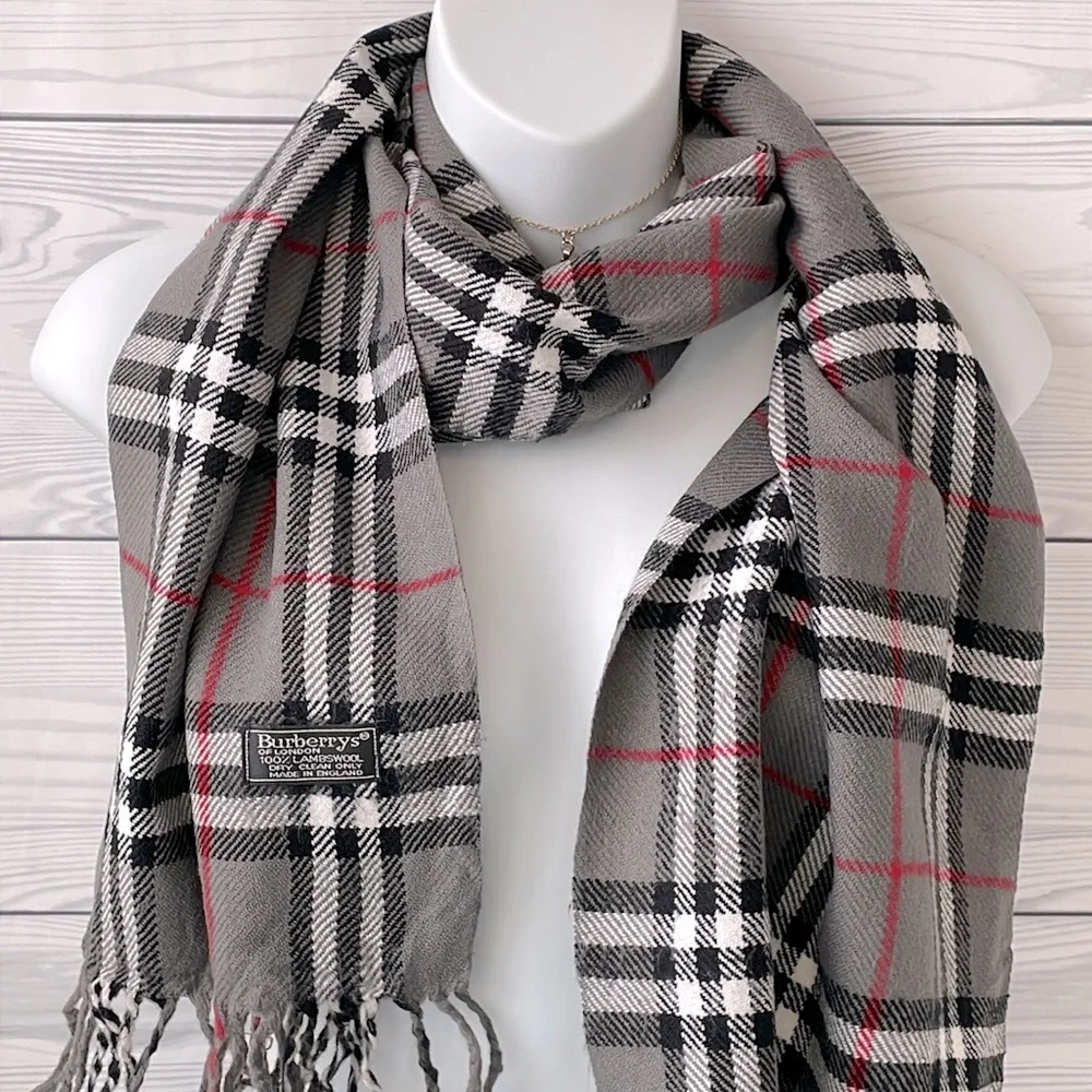 Burberrys Gray 100% Lambswool‎ Scarf